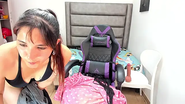 Tania_Duque captura de la sala en vivo en Stripchat