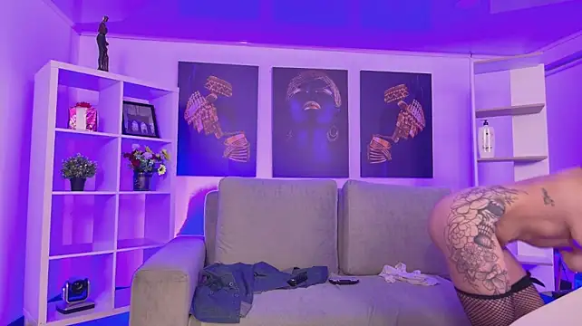 Tasty_candy live room snapshot on Stripchat