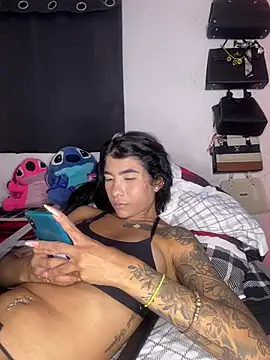 The-little-baby-hot live room snapshot on Stripchat