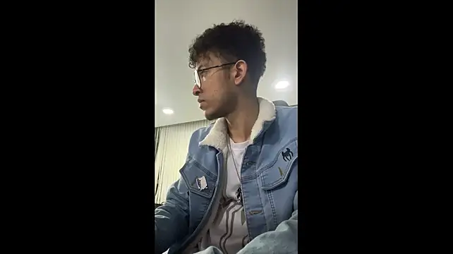 Theo_Jhons captura da sala ao vivo na Stripchat