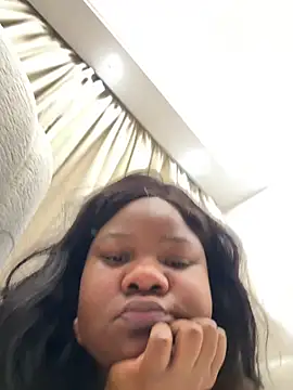ThickyMel momentopname van live room op Stripchat