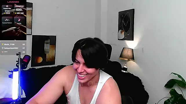 Thom_Ohtani momentopname van live room op Stripchat