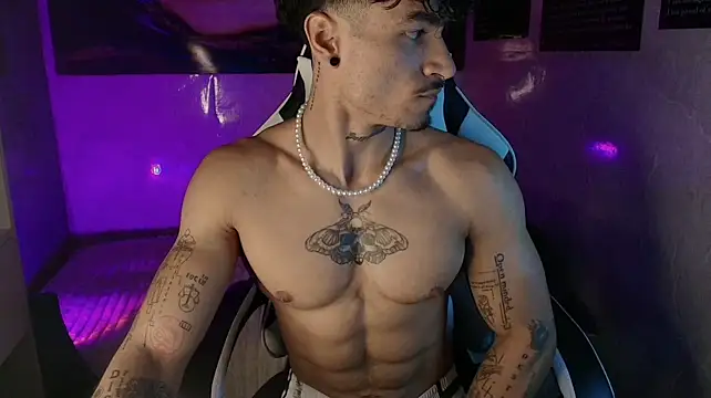 Thomas_Fit1 captura de la sala en vivo en Stripchat