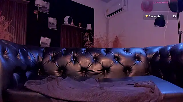 TitoBell momentopname van live room op Stripchat