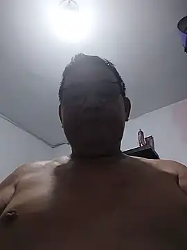 TitularyMistrialinda momentopname van live room op Stripchat