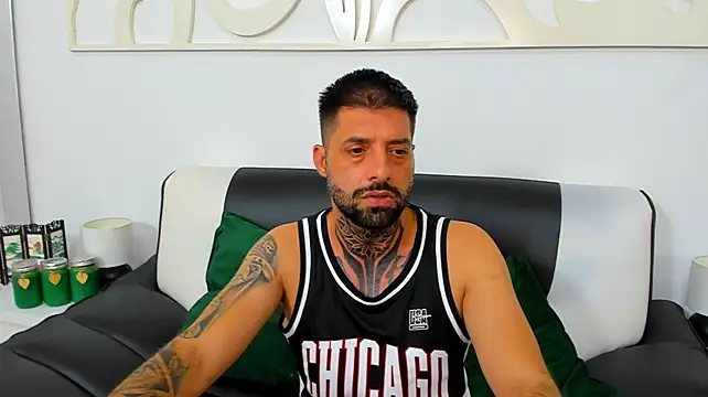 TommyDum captura de la sala en vivo en Stripchat