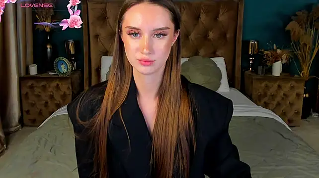 ToriSonn снимок онлайн-комнаты на Stripchat