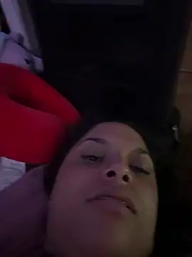 Traviesita11 captura de la sala en vivo en Stripchat