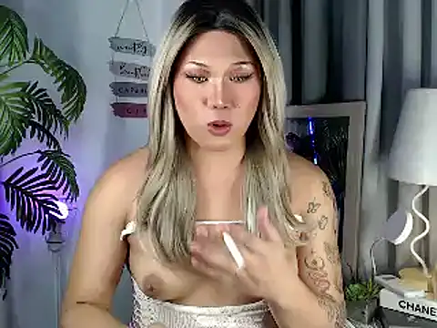 Treatmelikeababe18 captura de la sala en vivo en Stripchat