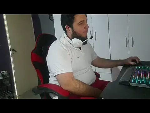 TuPeludito_22 captura de la sala en vivo en Stripchat