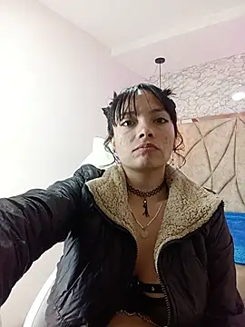 VALENTINA_SSQUIRT live room snapshot on Stripchat