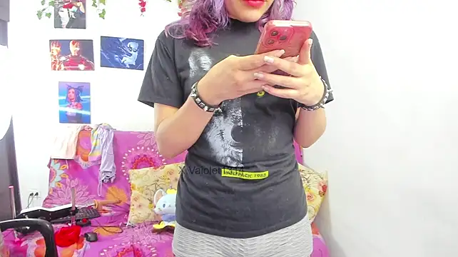 VaioletUwU momentopname van live room op Stripchat