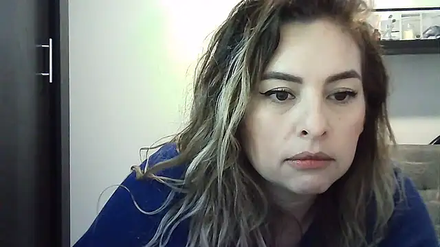 Valery__Rouse_ captura da sala ao vivo na Stripchat