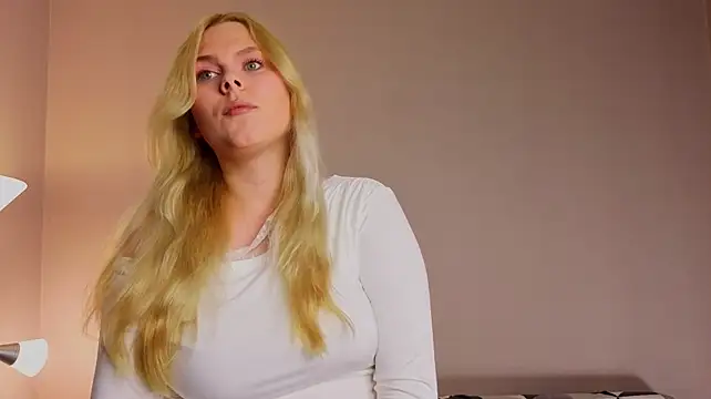 VelvetAvocado Momentaufnahme des Live-Raums auf Stripchat