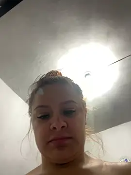Velvet_Moon live room snapshot on Stripchat