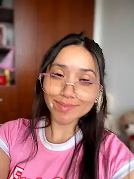 Veronica_Wins_ live room snapshot on Stripchat