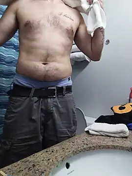 Viciouzz1 live room snapshot on Stripchat