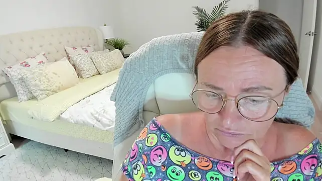 Vika73 captura da sala ao vivo na Stripchat