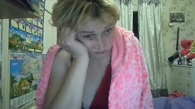 ViktoriaLove555 live room snapshot on Stripchat