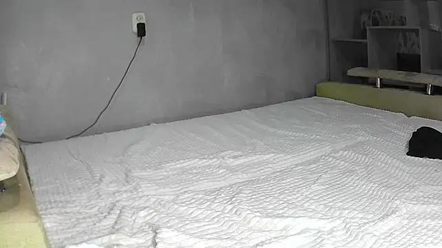 Viola_49 live room snapshot on Stripchat
