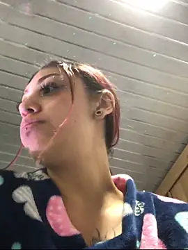 Violet_Monroe_ live room snapshot on Stripchat
