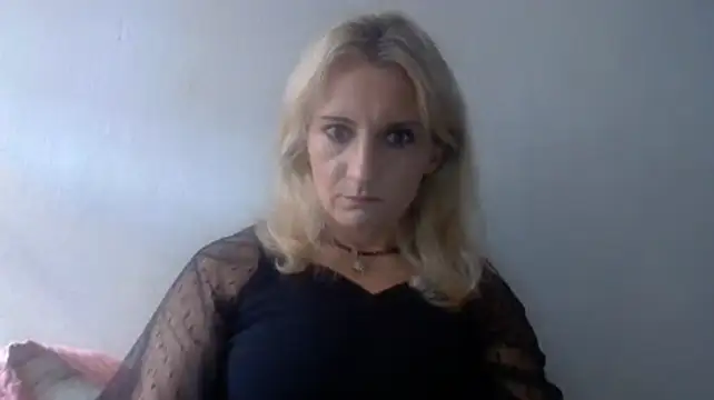 ViolettaMature momentopname van live room op Stripchat