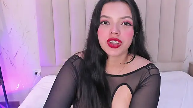 ViolettaRousee_ captura de la sala en vivo en Stripchat