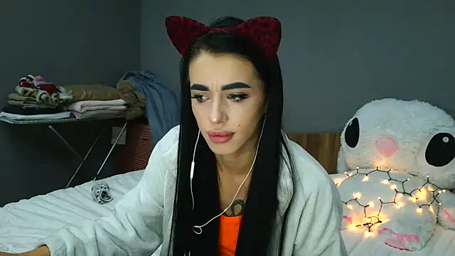 Vlada_One Momentaufnahme des Live-Raums auf Stripchat