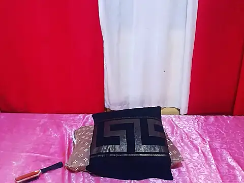 Vowtoyourqueen снимок онлайн-комнаты на Stripchat