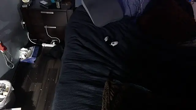 Werg9998 live room snapshot on Stripchat
