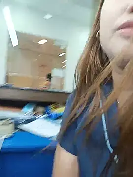 Wild_OfficeGirl_Margarett momentopname van live room op Stripchat