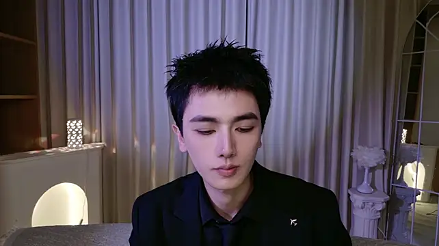 XIAOWEI-999 captura de la sala en vivo en Stripchat