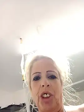 XO-Goddess-AnneMarie-XO live room snapshot on Stripchat
