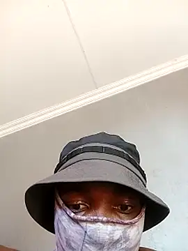 XTRIAL_67 live room snapshot on Stripchat