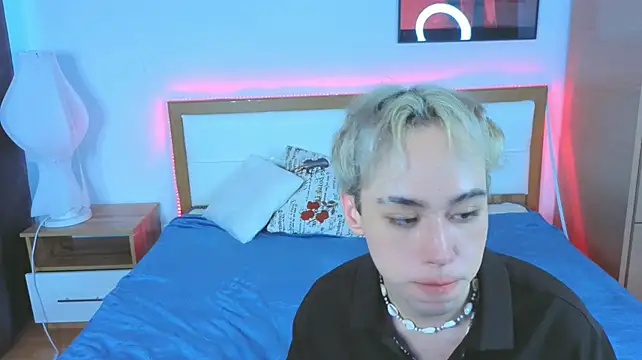 Yan_Cat Momentaufnahme des Live-Raums auf Stripchat