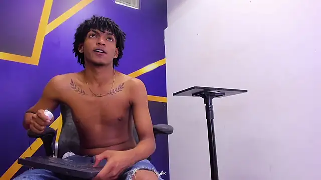 Yeison_Beatifull captura de la sala en vivo en Stripchat
