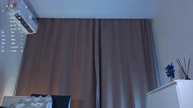 YerHosang momentopname van live room op Stripchat