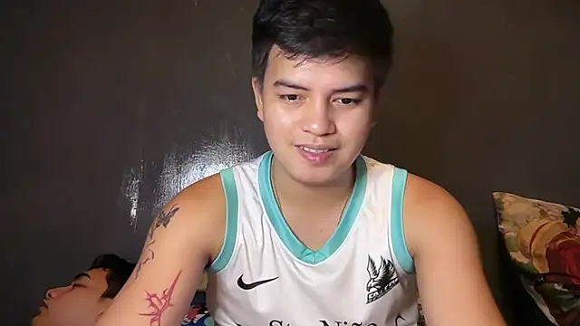 YourCutieBoy_Bigcum14 captura de la sala en vivo en Stripchat
