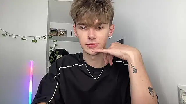 YourMilkyGuy Momentaufnahme des Live-Raums auf Stripchat