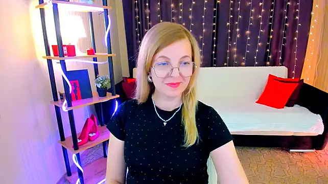YourUniverser снимок онлайн-комнаты на Stripchat