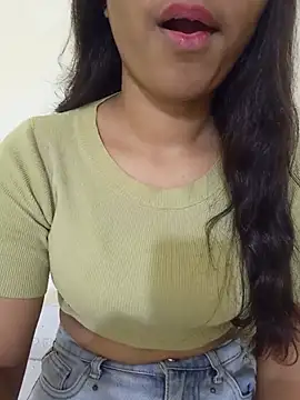 Your_Priya6 live room snapshot on Stripchat