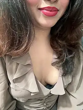 Yours_riya11 Momentaufnahme des Live-Raums auf Stripchat