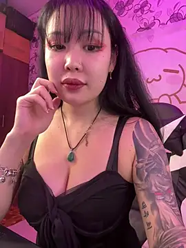 YukiiTYAN live room snapshot on Stripchat