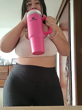 Yuli_x97 Momentaufnahme des Live-Raums auf Stripchat