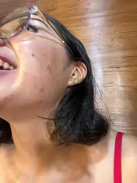 YumiGummy live room snapshot on Stripchat