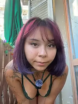 YumiLux Momentaufnahme des Live-Raums auf Stripchat