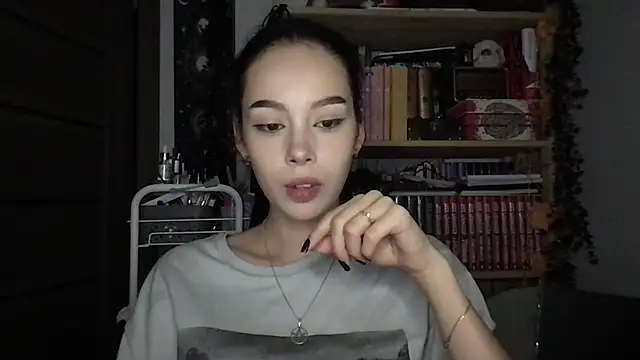 Yuna5343 momentopname van live room op Stripchat