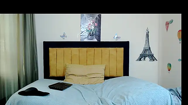 ZARAYXS Momentaufnahme des Live-Raums auf Stripchat