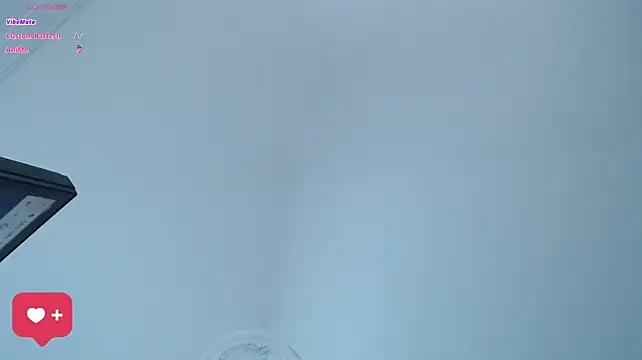Zahra_milks Momentaufnahme des Live-Raums auf Stripchat