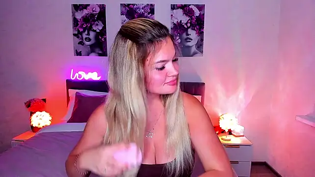 ZaraBloom captura de la sala en vivo en Stripchat